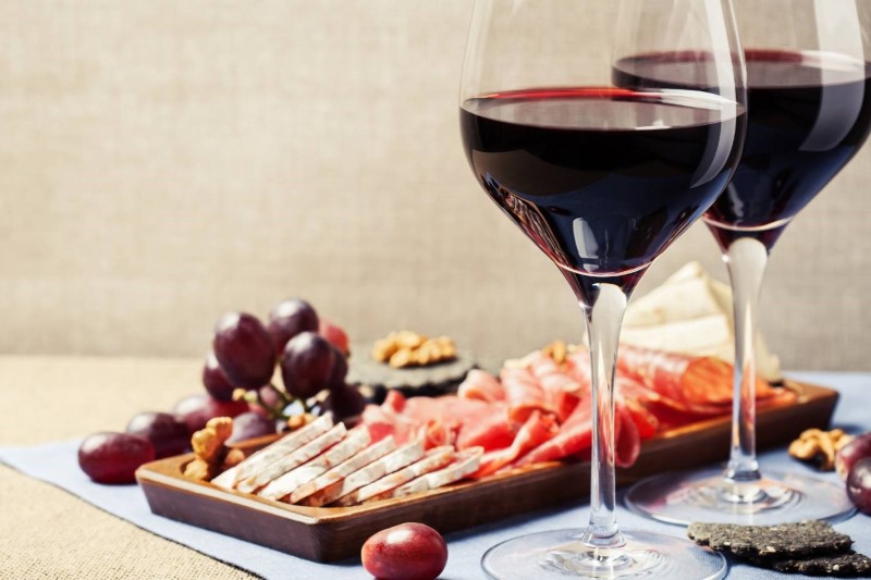 Maridajes perfectos para disfrutar de embutidos artesanos